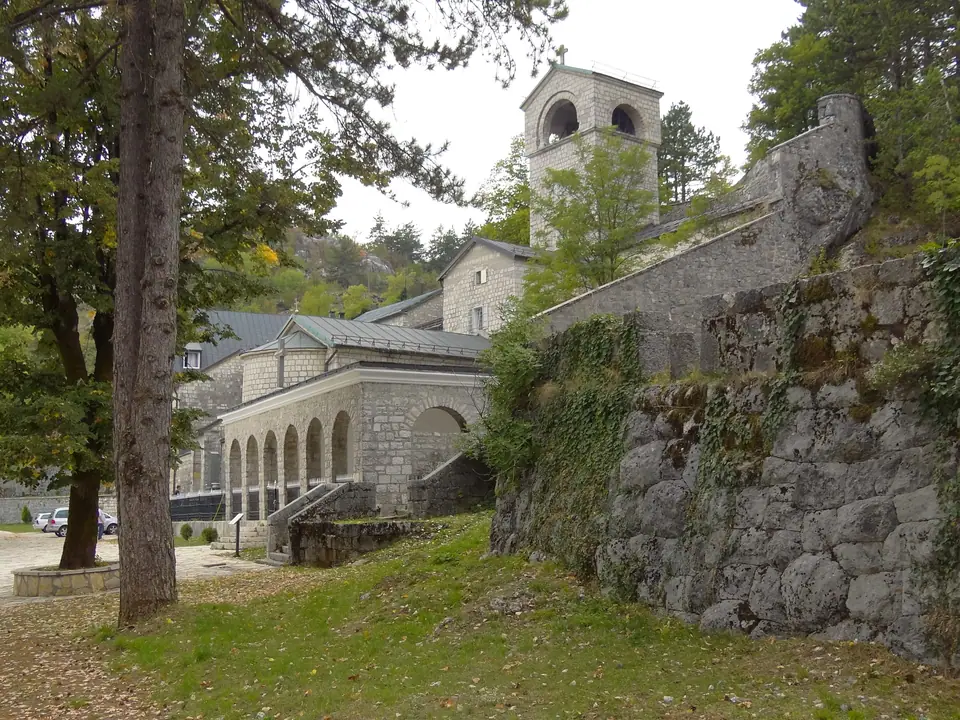 Fachada del monasterio de Cetinje, Montenegro