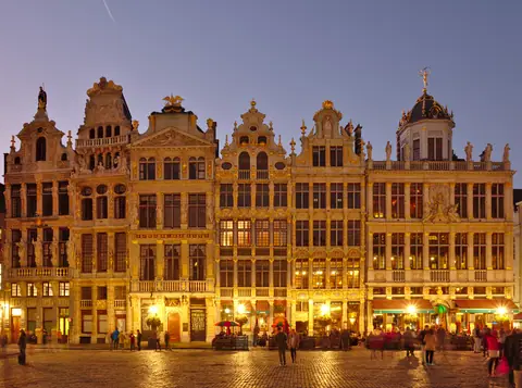 Grand Place de Bruselas al atardecer