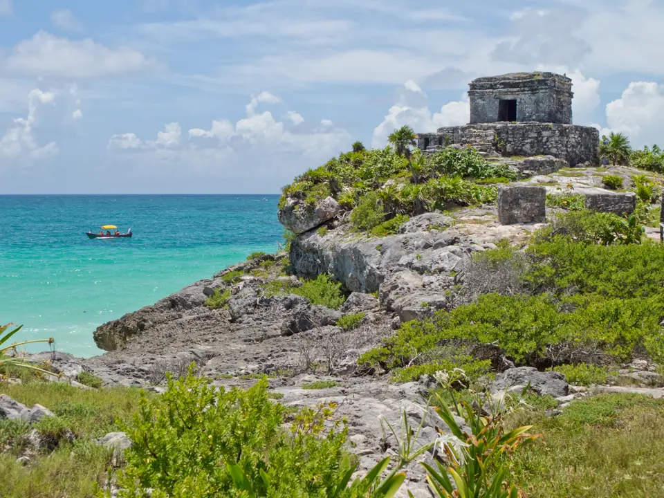 Ruinas mayas de Tulum junto al mar Caribe